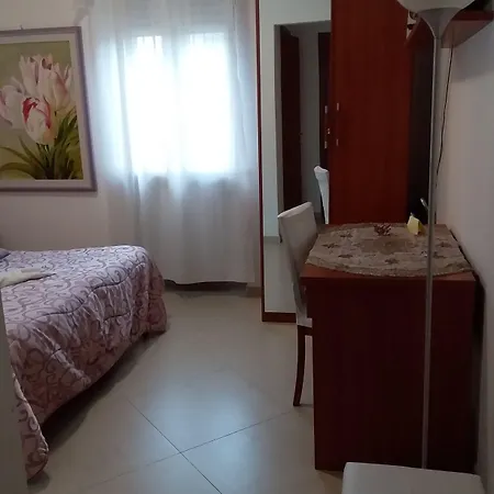 奥罗拉之家住宿加早餐酒店 3* 巴里