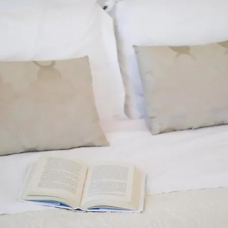 Aurora Bed and Breakfast 3*
